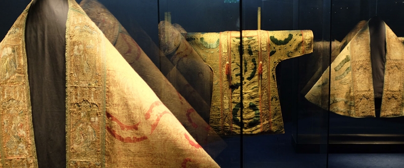 vestments medieval museum treasures